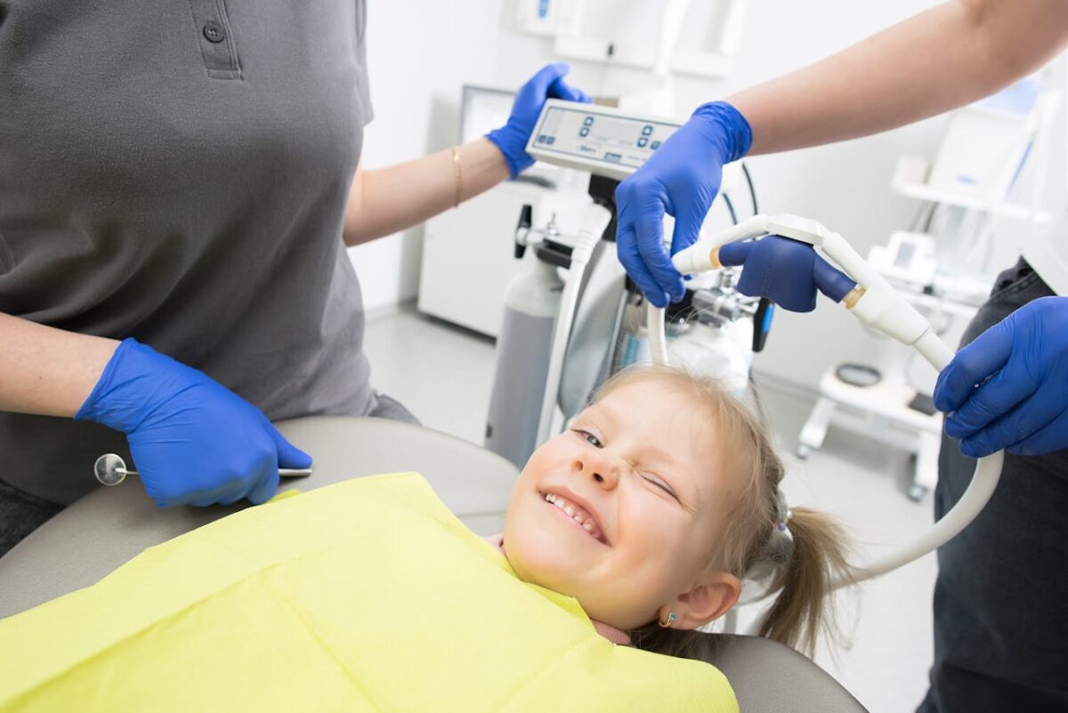 Stomatologia Zębolki Katarzyna Bolek - Pierwsza wizyta dziecka u dentysty. Jak wygląda