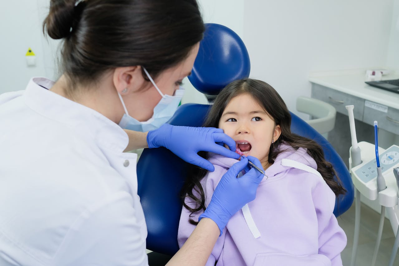 Kiedy powinna się odbyć pierwsza wizyta u dentysty?